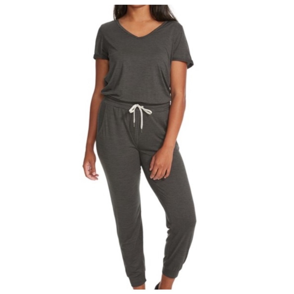 Vuori All Day Romper NWT Size extra Small In Gray
